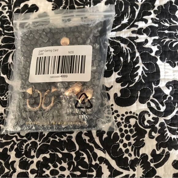 NWT WhiteHouse Black Market gift set of earrings - Picture 8 of 8